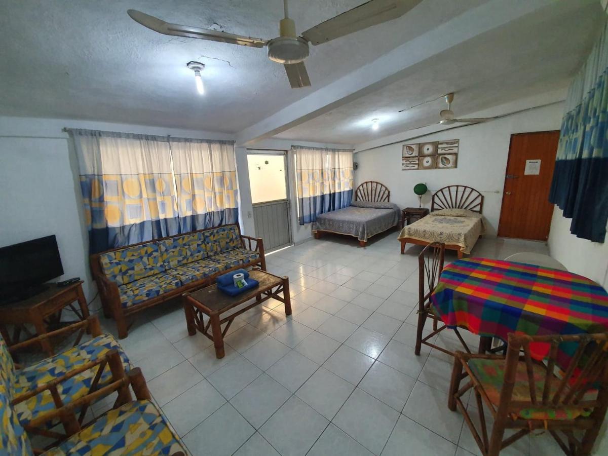 Hotel Amueblados Gaby Zihuatanejo Exterior foto